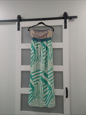 Flying Tomato Cream Top with Orange Logo Detail